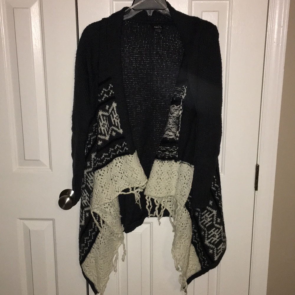 Rue 21 Sweater/ Cardigan